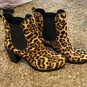 Faux Fur Beautiful Leopard Pull On Boots!